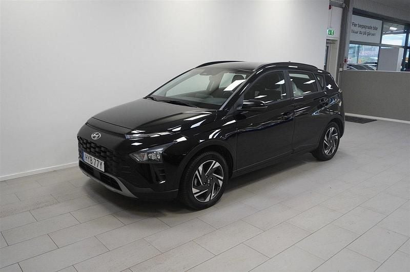 Svart Begagnad 2023 Hyundai Bayon Essential SUV | 179 800 kr (Marknadspris) - Bild 1/4