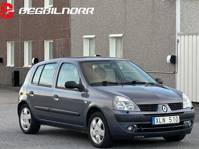 Blå Begagnad 2006 Renault Clio II Halvkombi | 46 800 kr (Dyr) - Bild 1/2