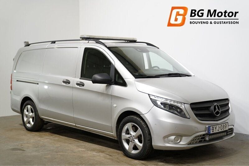 Silver Begagnad 2017 Mercedes Vito Minibuss | 219 800 kr - Bild 1/4