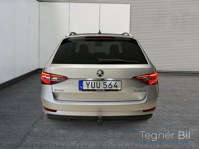 Begagnad Skoda Superb Business Line 150 HK (110 kW) 2019 Silver Kombi