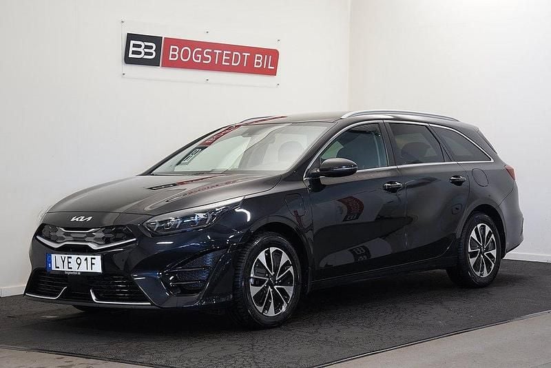 Svart Begagnad 2023 Kia Ceed Sportswagon Advance Kombi | 259 000 kr (Lite dyr) - Bild 1/4