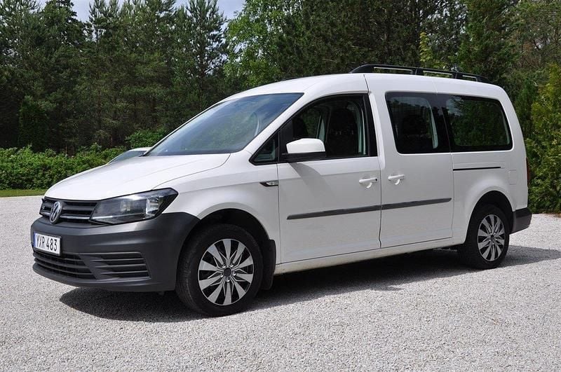 Vit Begagnad 2018 VW Caddy Maxi Minibuss | 169 500 kr - Bild 1/4