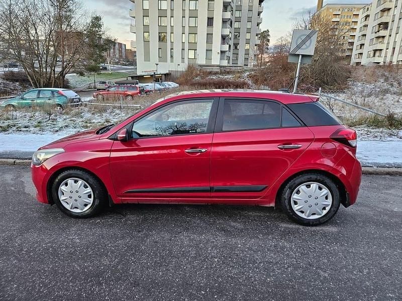 Begagnad Hyundai i20 101 HK (74 kW) 2016