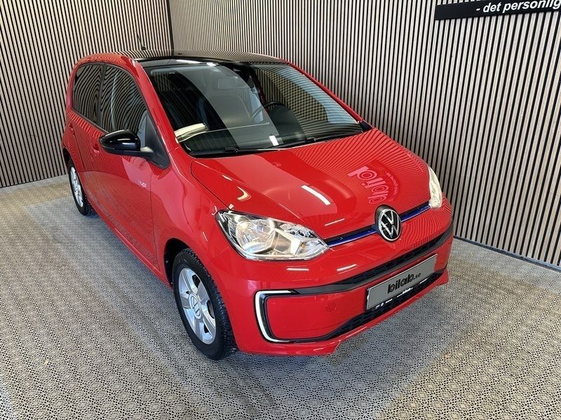 Röd Begagnad 2020 VW e-up! Style Halvkombi | 149 000 kr (Marknadspris) - Bild 1/4
