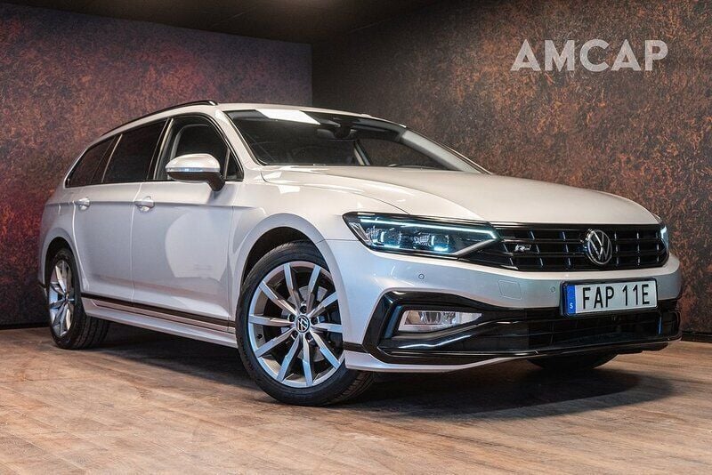 Silver Begagnad 2021 VW Passat R-line Kombi | 278 500 kr (Marknadspris) - Bild 1/4