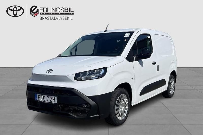 Vit Begagnad 2024 Toyota Proace City City Van | 274 875 kr (Marknadspris) - Bild 1/4