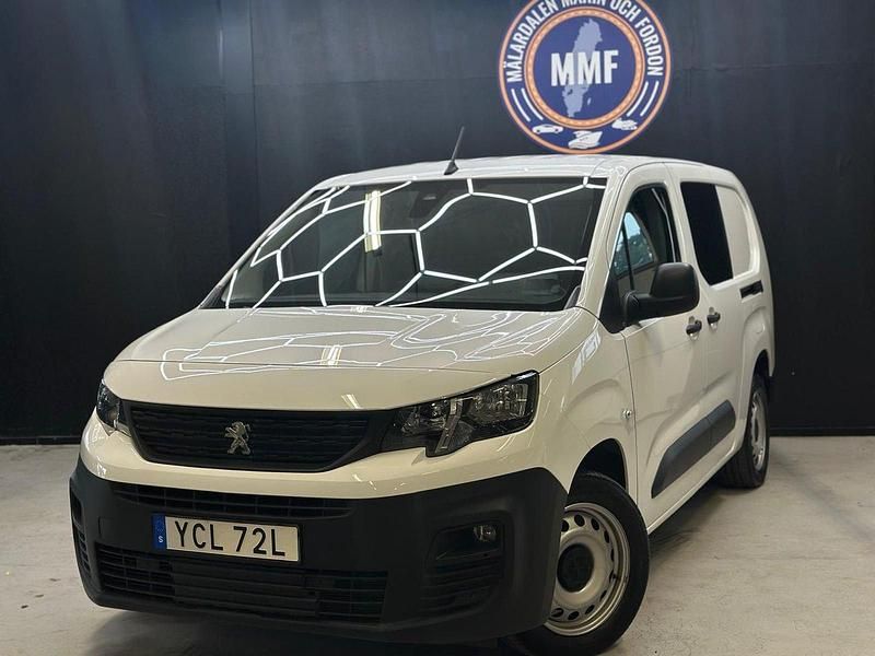 Vit Begagnad 2021 Peugeot Partner Minibuss | 229 800 kr - Bild 1/4