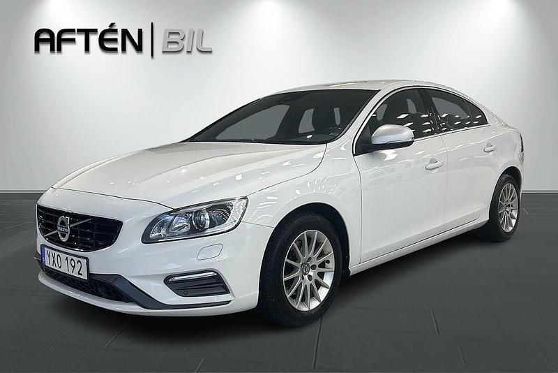 Vit Begagnad 2017 Volvo S60 R-Design Sedan | 169 800 kr (Marknadspris) - Bild 1/3