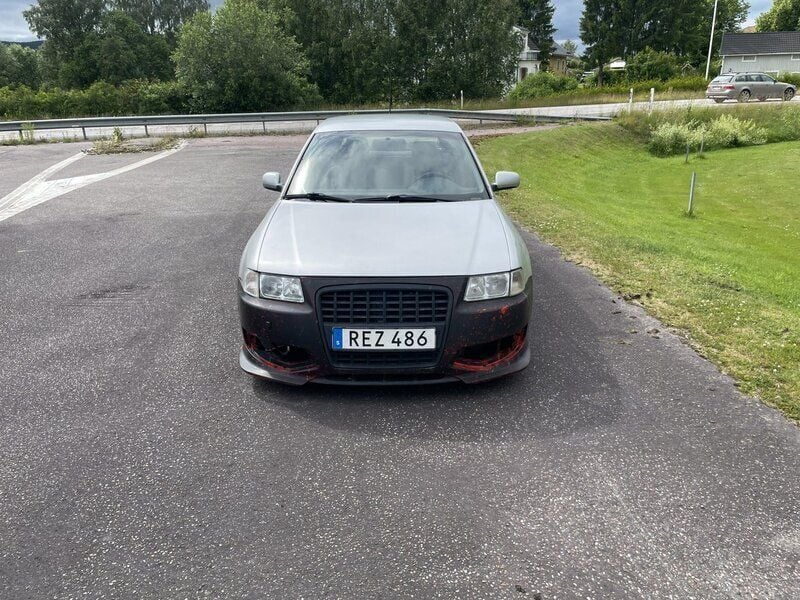 Grå Begagnad 2000 Audi A3 Halvkombi | 10 000 kr - Bild 1/4