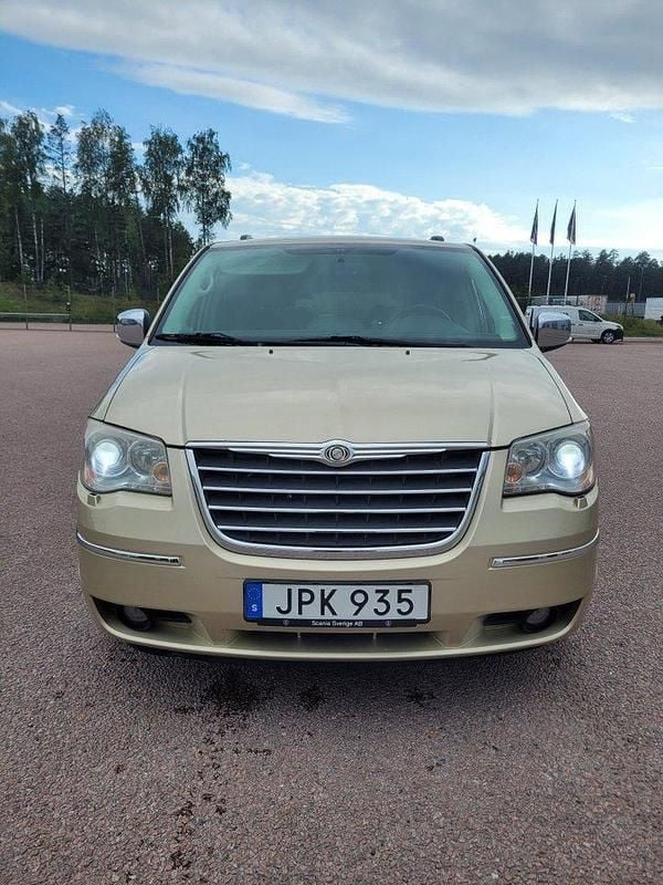 Brun Begagnad 2010 Chrysler Grand Voyager Minibuss | 110 000 kr (Dyr) - Bild 1/4