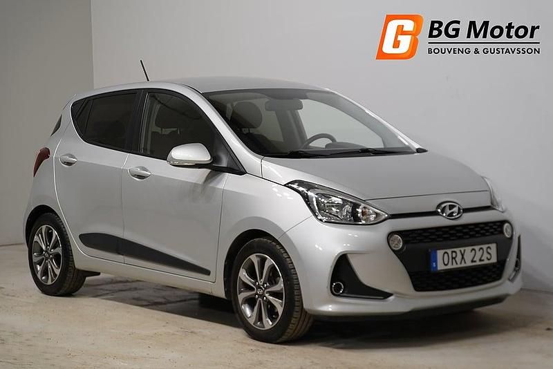 Begagnad Hyundai i10 Premium 67 HK (49 kW) 2019 Silver (sleek silver) Halvkombi