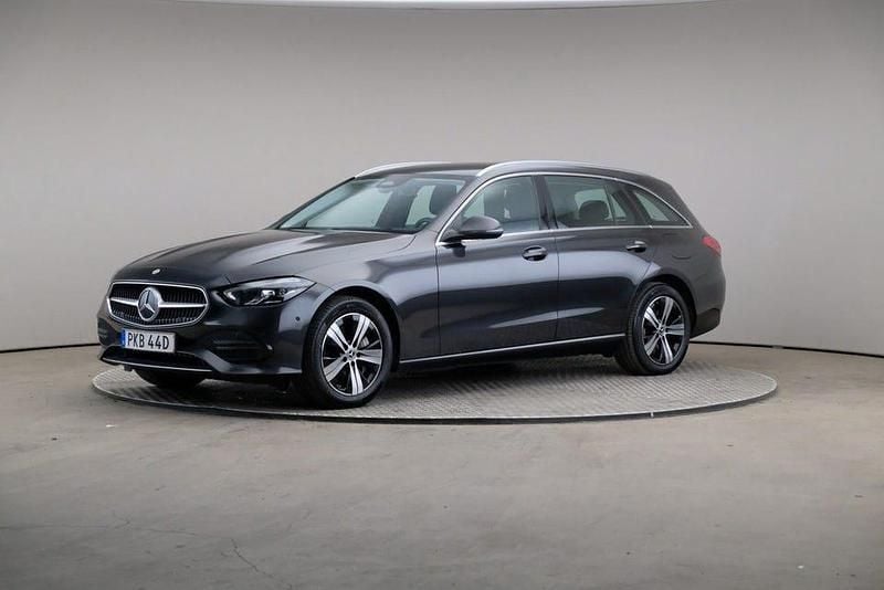 Grå Begagnad 2022 Mercedes C300 Avantgarde Kombi | 359 000 kr (Marknadspris) - Bild 1/4