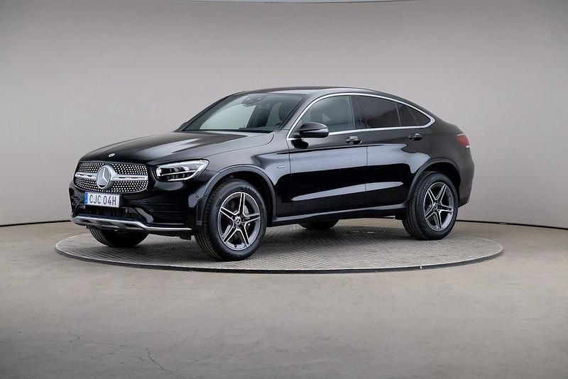 Svart Begagnad 2020 Mercedes GLC300 AMG Sportkupé | 399 000 kr - Bild 1/4