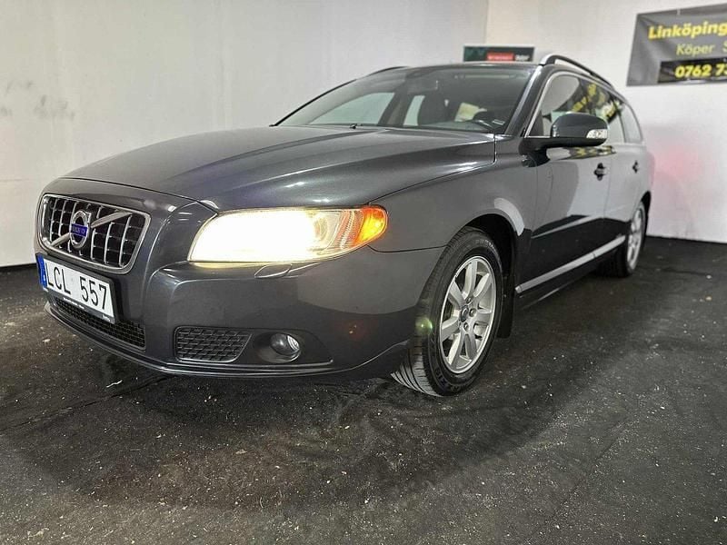 Grå Begagnad 2011 Volvo V70 Momentum Kombi | 59 000 kr (Bra pris) - Bild 1/4