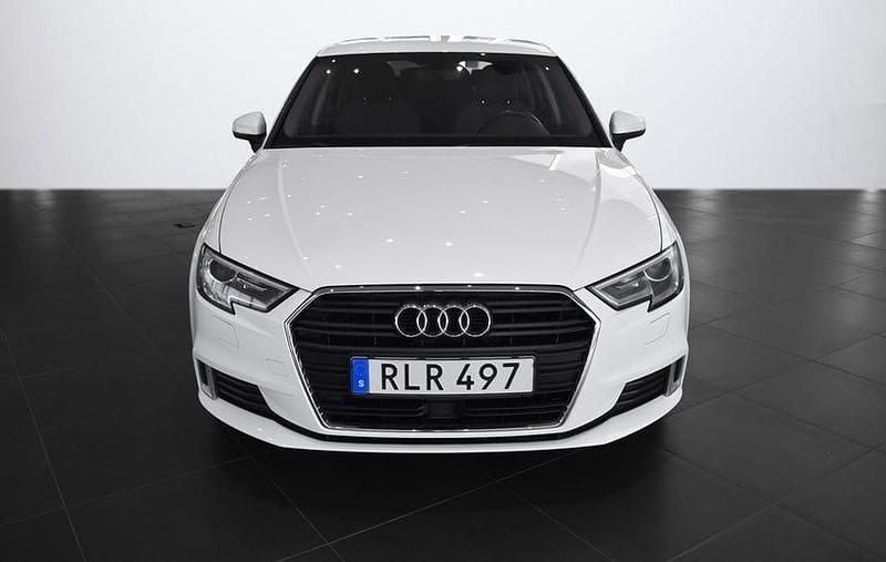 Begagnad 2018 Audi A3 Sportback Halvkombi | 180 000 kr (Marknadspris) - Bild 1/4