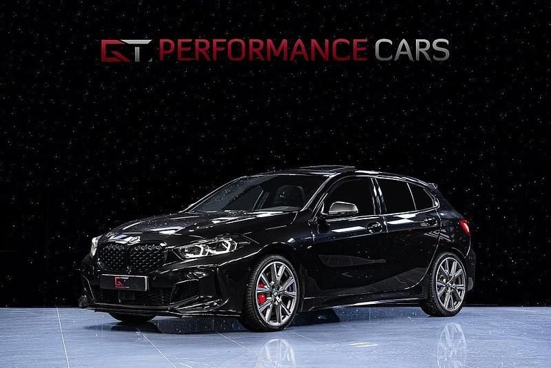 Begagnad BMW M135 M Sport 306 HK (225 kW) 2023 Black sapphire metallic Halvkombi