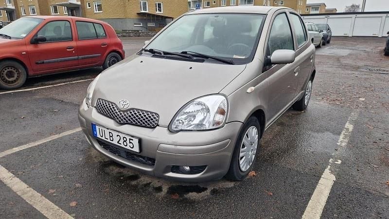 Begagnad 2003 Toyota Yaris | 9 000 kr (Bra pris) - Bild 1/4