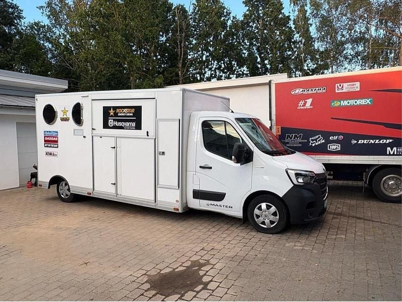 Vit Begagnad 2020 Renault Master Van | 375 000 kr (Dyr) - Bild 1/4