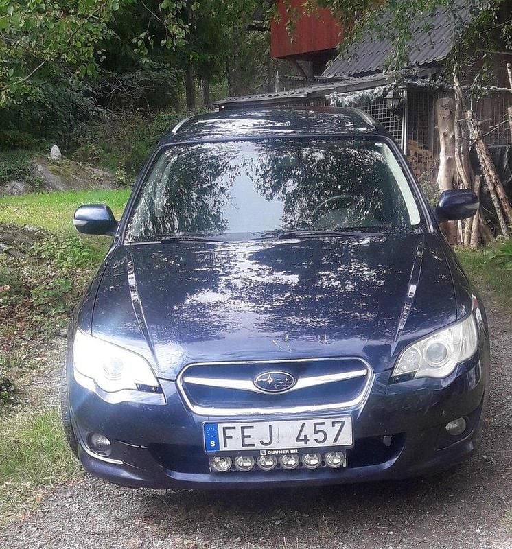Blå Begagnad 2007 Subaru Legacy Kombi | 24 000 kr (Marknadspris) - Bild 1/4