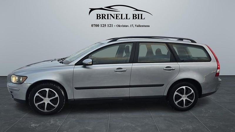 Begagnad Volvo V50 126 HK (92 kW) 2005 Silver Kombi