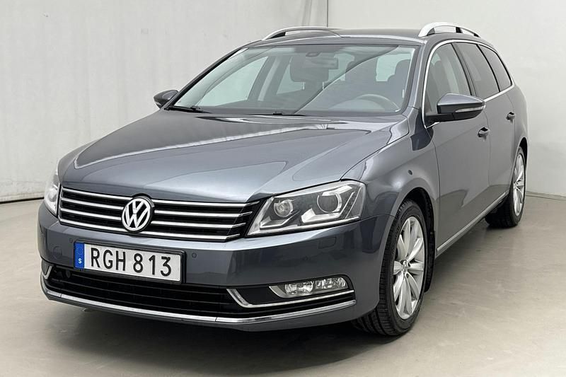 Ljusgrå Begagnad 2012 VW Passat GT | 94 000 kr (Marknadspris) - Bild 1/4
