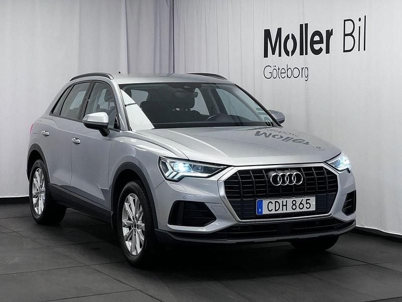 Silver (florettsilver metallic) Begagnad 2023 Audi Q3 Proline SUV | 304 900 kr (Marknadspris) - Bild 1/4