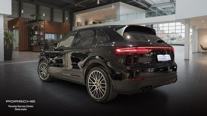 Begagnad Porsche Cayenne Platinum Edition 340 HK (250 kW) 2023 Svart SUV