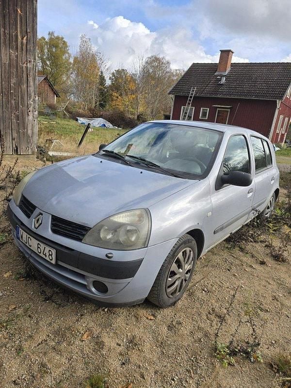 Grå Begagnad 2005 Renault Clio R.S. Halvkombi | 6 500 kr (Bra pris) - Bild 1/2