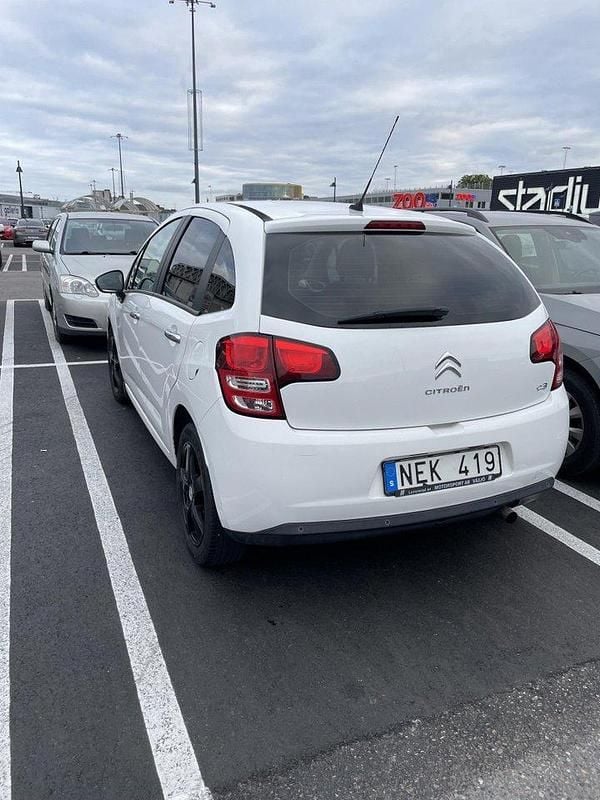 Vit Begagnad 2012 Citroën C3 Halvkombi | 27 000 kr (Marknadspris) - Bild 1/4