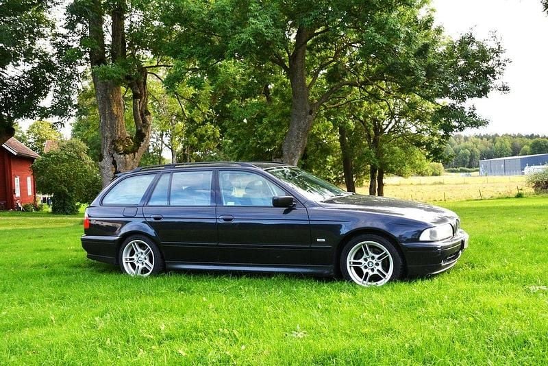 Begagnad 2001 BMW 520 Kombi | 19 500 kr - Bild 1/4