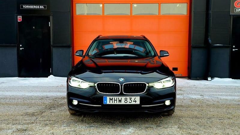Begagnad BMW 320 Sport Line 184 HK (135 kW) 2018 Svart Kombi