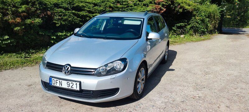 Silver Begagnad 2012 VW Golf VII Kombi | 74 900 kr (Marknadspris) - Bild 1/4