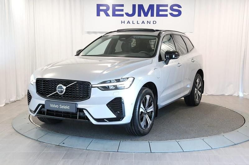 Silver Begagnad 2025 Volvo XC60 Plus SUV | 569 500 kr (Marknadspris) - Bild 1/4