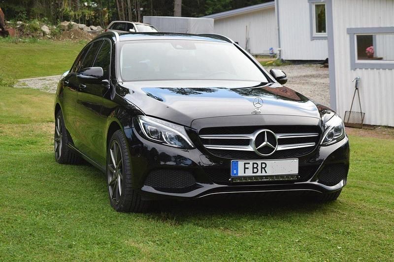 Svart Begagnad 2016 Mercedes C220 Kombi | 190 000 kr (Bra pris) - Bild 1/4