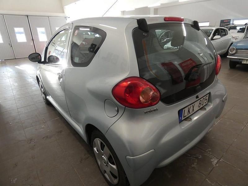Begagnad Toyota Aygo 68 HK (50 kW) 2007 Blå Halvkombi