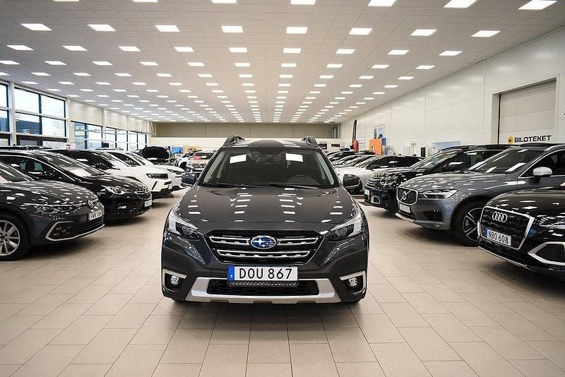 Grå Begagnad 2021 Subaru Outback SUV | 349 900 kr (Lite dyr) - Bild 1/4