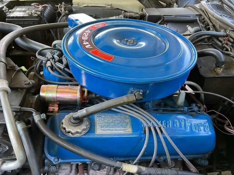 Begagnad Ford LTD 360 HK (264 kW) 1971 Vanilla Sportkupé