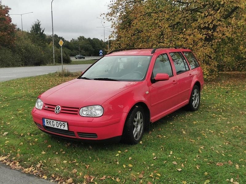Röd Begagnad 2000 VW Golf IV Highline Kombi | 16 000 kr - Bild 1/4