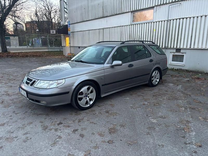 Begagnad 2004 Saab 9-5 Kombi | 16 000 kr (Marknadspris) - Bild 1/4
