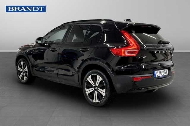 Begagnad Volvo XC40 Single Motor 175 kW (238 HK) 2023 Svart SUV