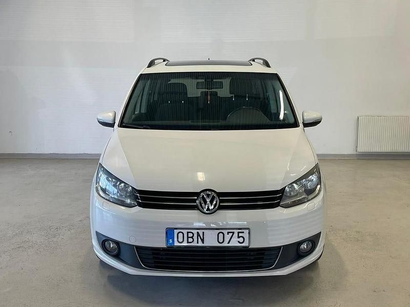 Begagnad VW Touran 105 HK (77 kW) 2014 Vit Minibuss