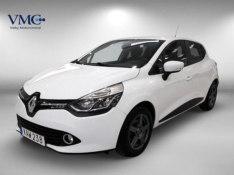 Vit (glaciär vit) Begagnad 2016 Renault Clio IV Expression Halvkombi | 89 000 kr (Lite dyr) - Bild 1/4
