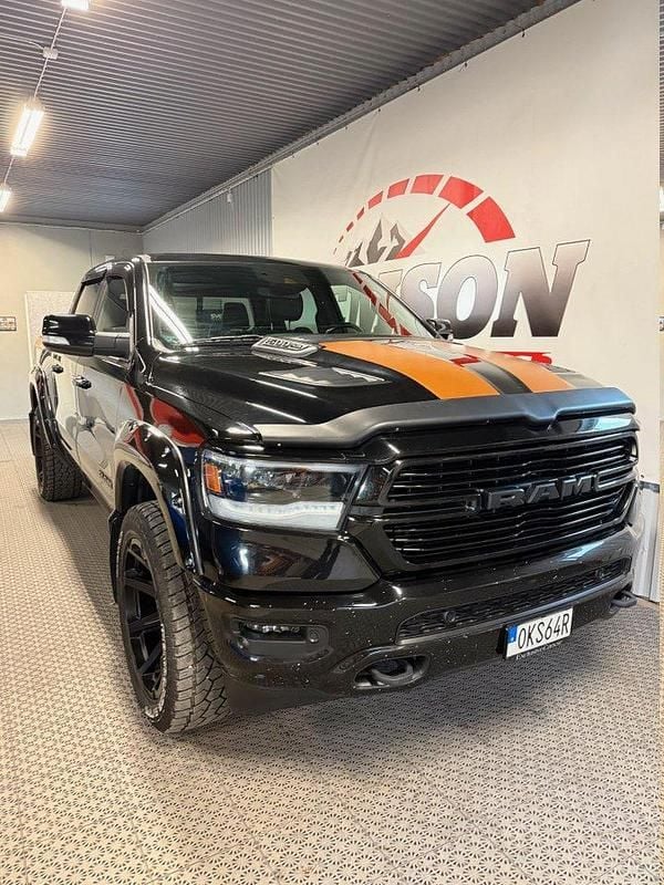 Svart Begagnad 2022 Dodge Ram Pickup | 699 900 kr (Marknadspris) - Bild 1/4