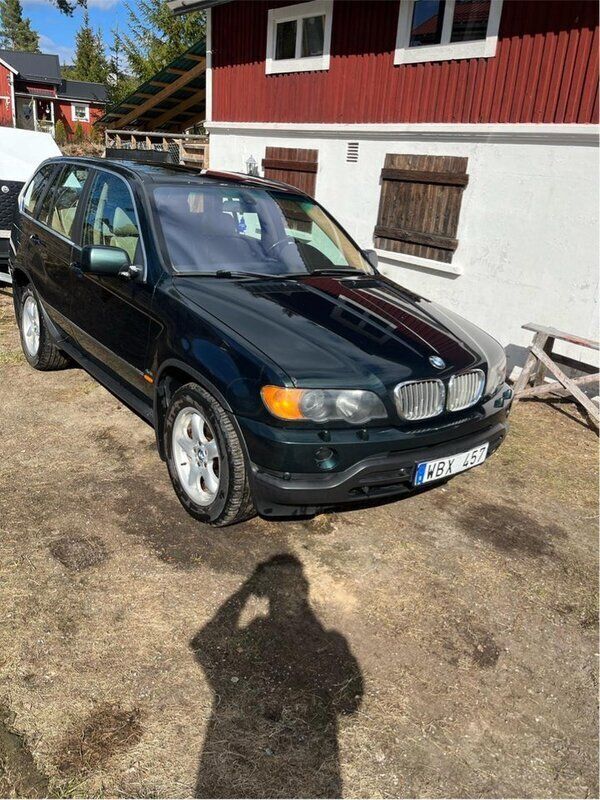 Grön Begagnad 2000 BMW X5 SUV | 43 000 kr (Marknadspris) - Bild 1/4