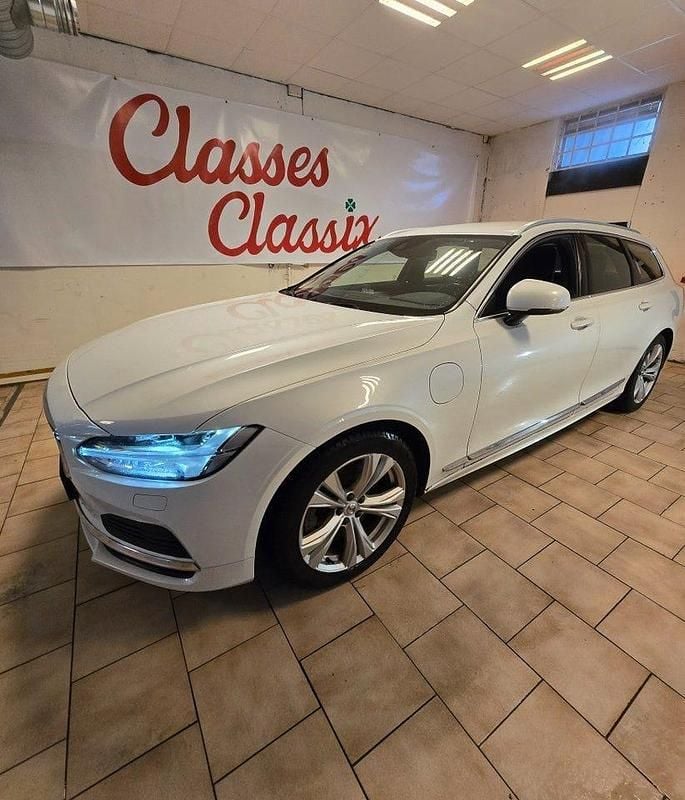 Vitmetalic / pearl Begagnad 2021 Volvo V90 Momentum Kombi | 229 900 kr - Bild 1/4