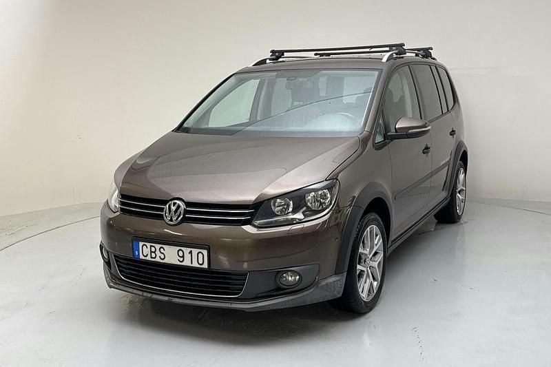 Brun Begagnad 2014 VW Touran Minibuss | 99 000 kr - Bild 1/4