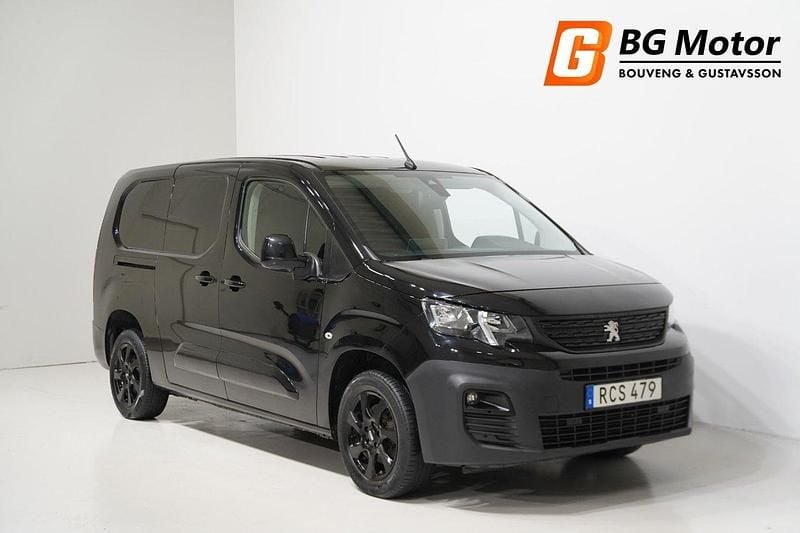 Svart Begagnad 2021 Peugeot Partner Minibuss | 169 900 kr (Bra pris) - Bild 1/4