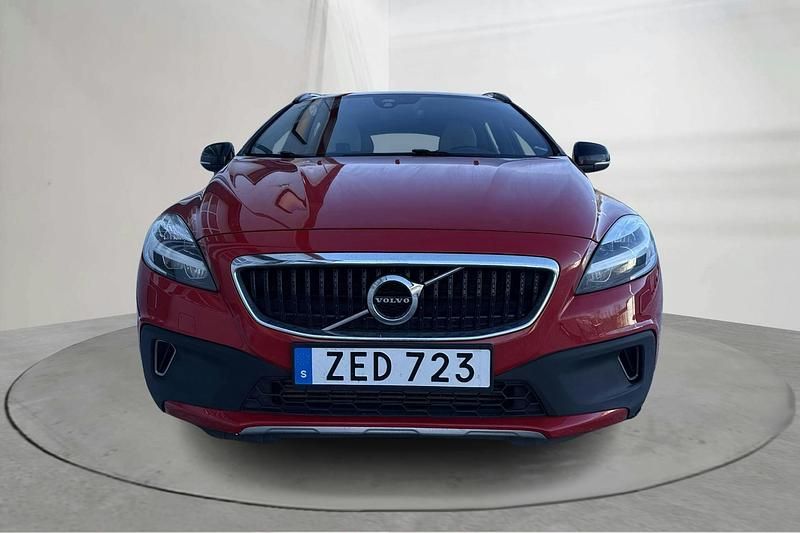 Begagnad Volvo V40 CC Business Edition 120 HK (88 kW) 2018 Röd Kombi