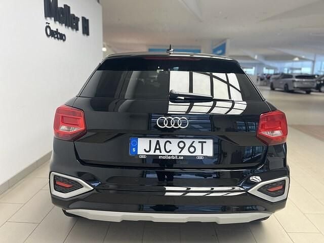 Begagnad Audi Q2 Design 150 HK (110 kW) 2023 Brilliantsvart SUV