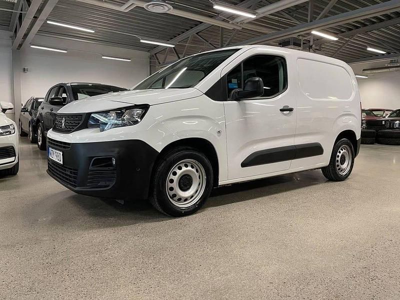Vit Begagnad 2019 Peugeot Partner Minibuss | 159 000 kr (Marknadspris) - Bild 1/4